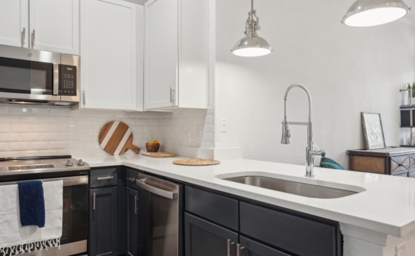 Kitchen with stainless steel appliances 